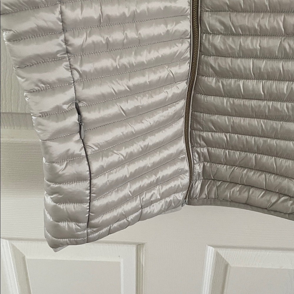 SAVE THE DUCK Women's Quilted Packable Vest in Light Silver Gray - Picture 2 of 5